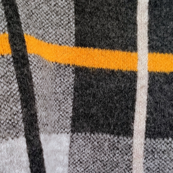 Stylish Plaid Sweater with Yellow Accents SEMI CROP EARTHTONES WARM COMFY COZY - Picture 3 of 7